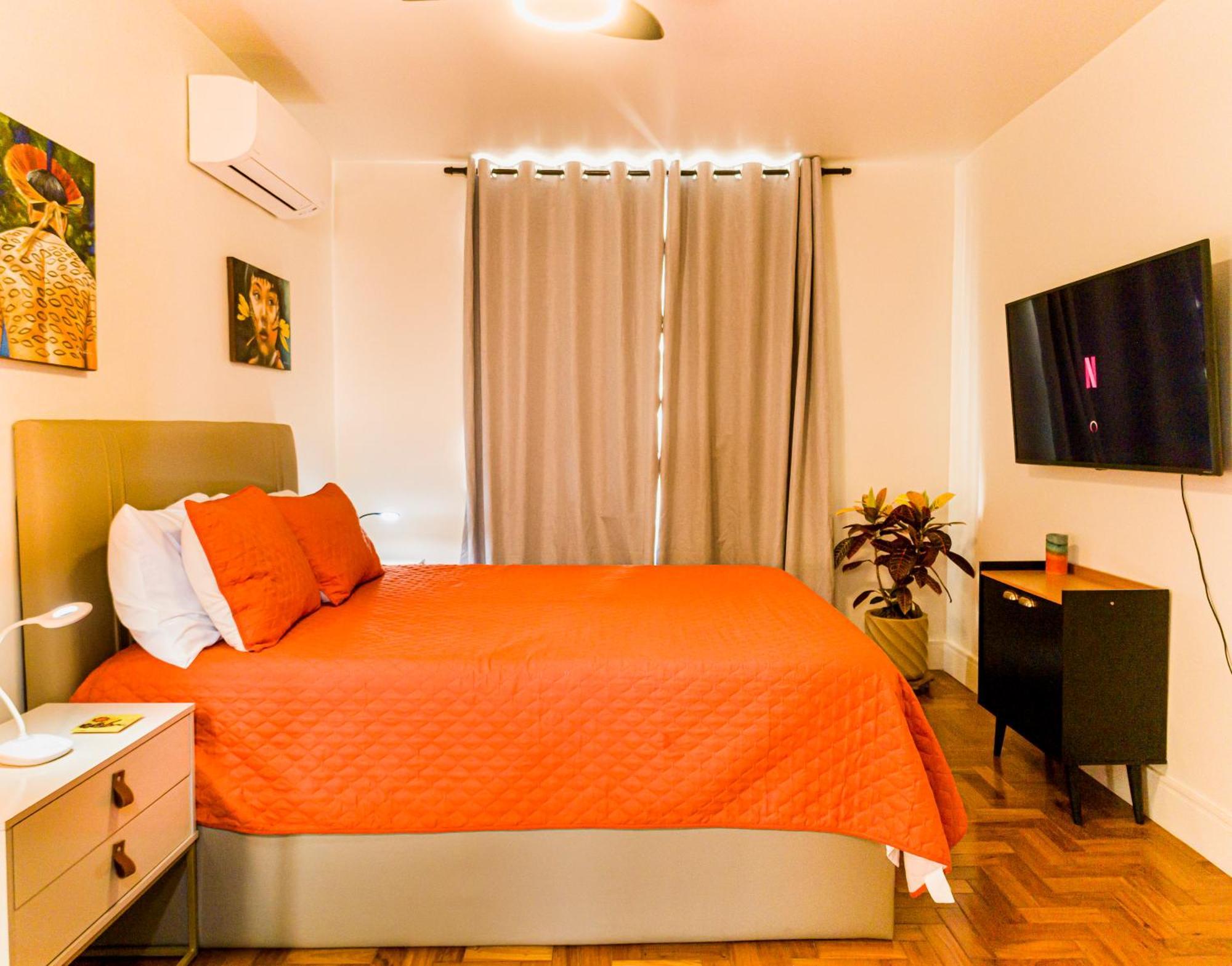 03 Quartos , Todo Reformado, No Posto 6 De Copacabana Enorme, 6 Camas, Ao Lado De Arpoador E Ipanema , Climatizado , Wifi E 3 Smart Tv, Pauloangerami Rp144 Appartement